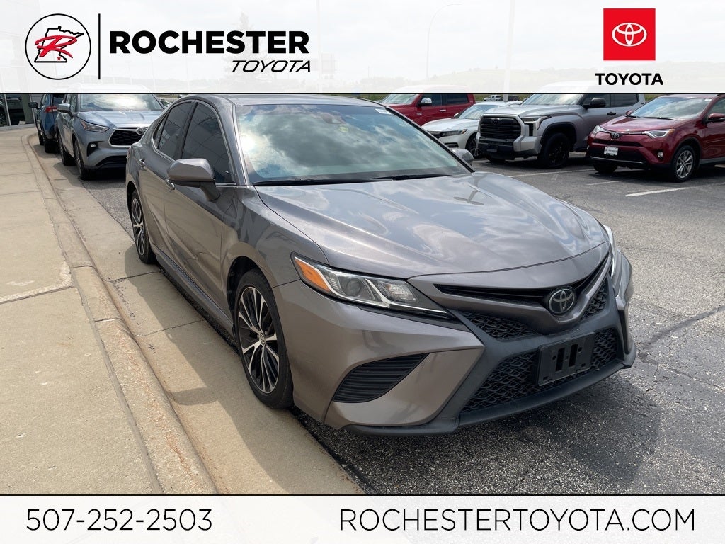 Used 2020 Toyota Camry SE with VIN 4T1G11AK0LU510066 for sale in Rochester, Minnesota