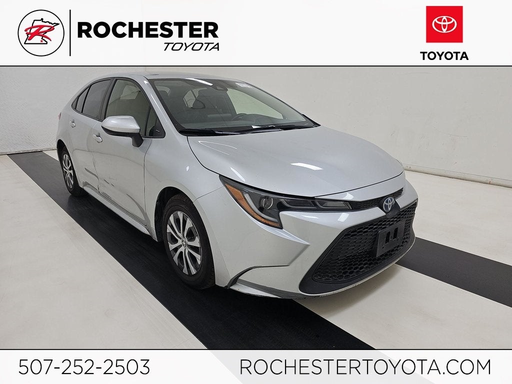 Used 2022 Toyota Corolla LE with VIN JTDEAMDE8NJ037492 for sale in Rochester, Minnesota